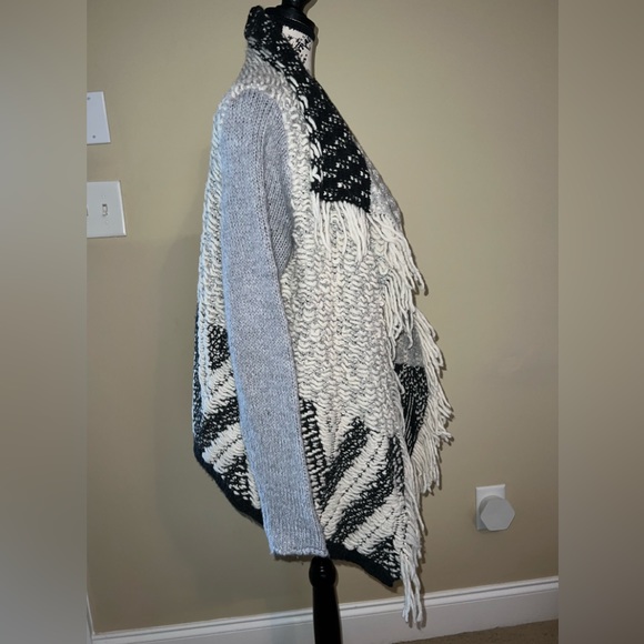 ANTHROPOLOGIE MOTH AMBA FRINGED CARDIGAN - Picture 6 of 9